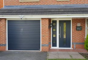 Roller Garage in anthracite Gray, Stoke